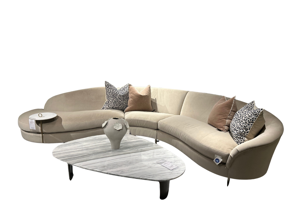 THREE'S COMPANY 3 PIECE SECTIONAL IN FABRIC 2794-82CC