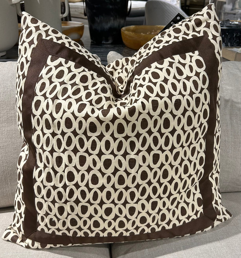 Cream throw sales pillows for couch